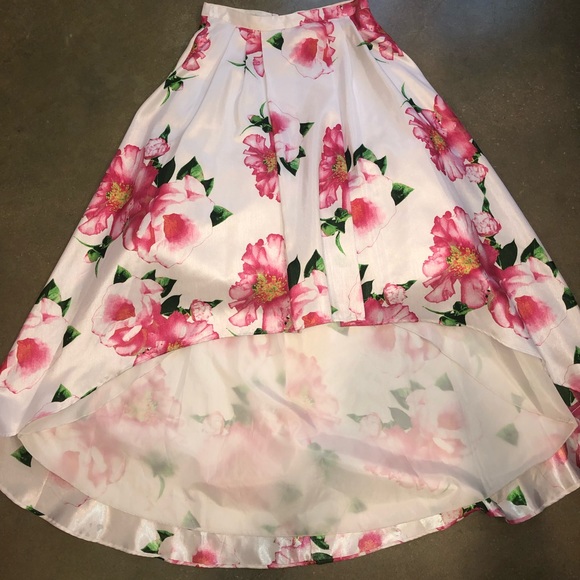 BRAND NEW PROM DRESS!! - Picture 3 of 6